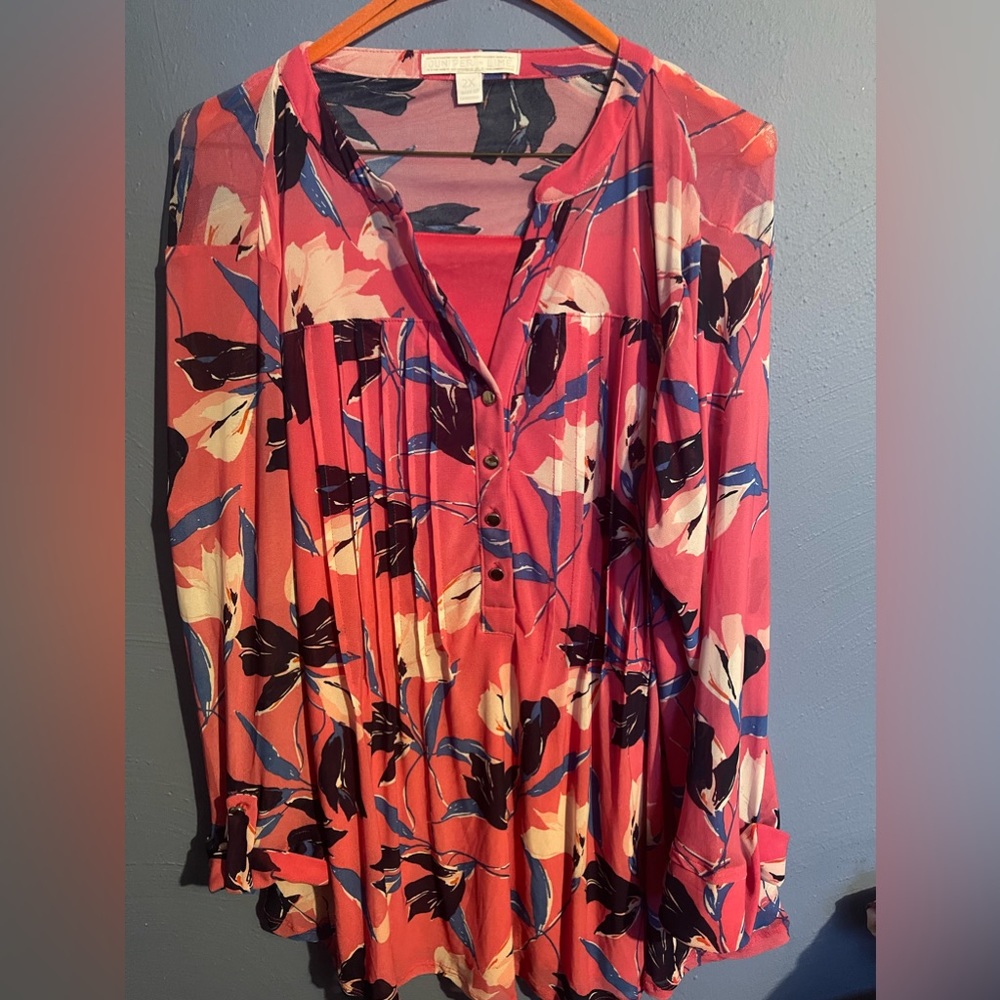 Beautiful pink floral 3/4 button down dress shirt size 2X by Juniper & Lime